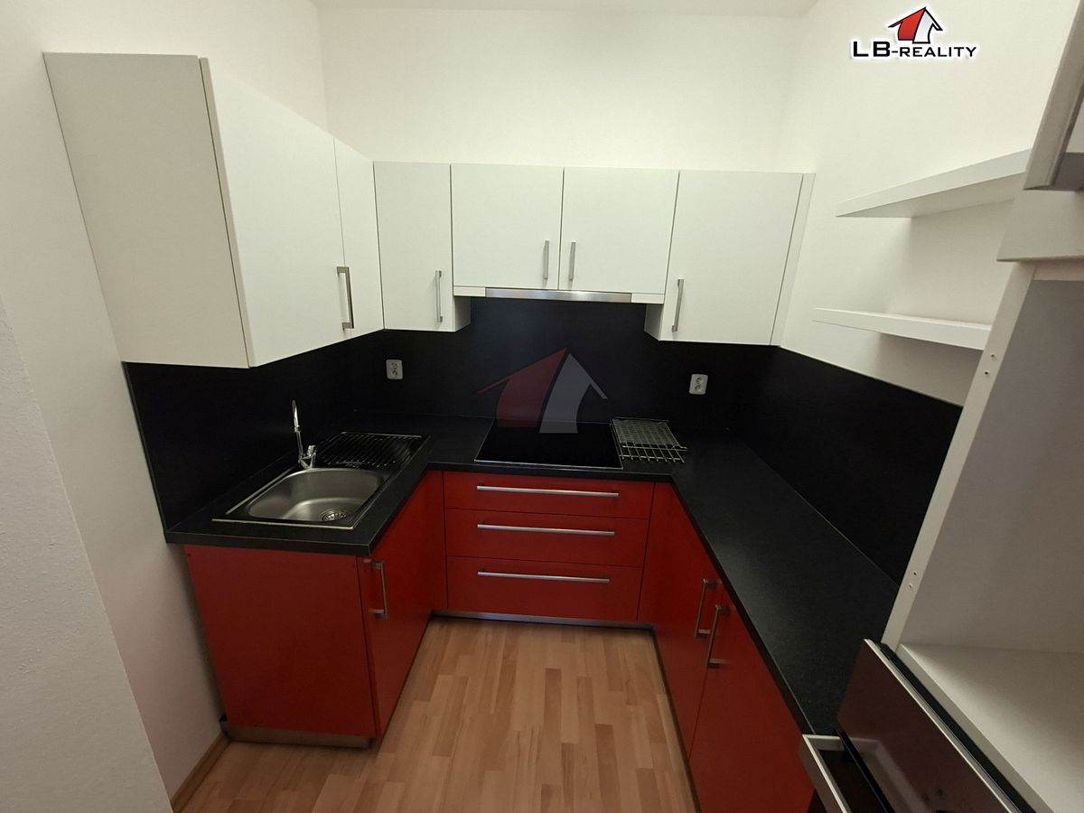 Pronájem bytu 2+kk 55 m² – fotografie 3