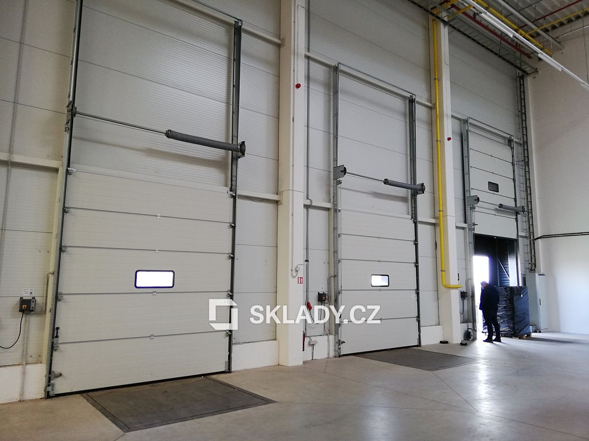 Pronájem skladového prostoru 2000 m²