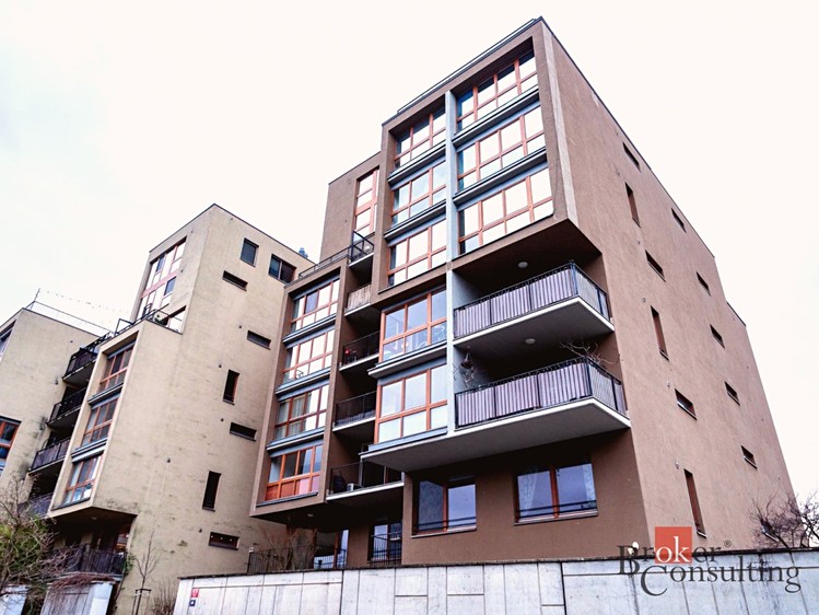 Pronájem bytu 3+kk, 78 m² (18 z 20)