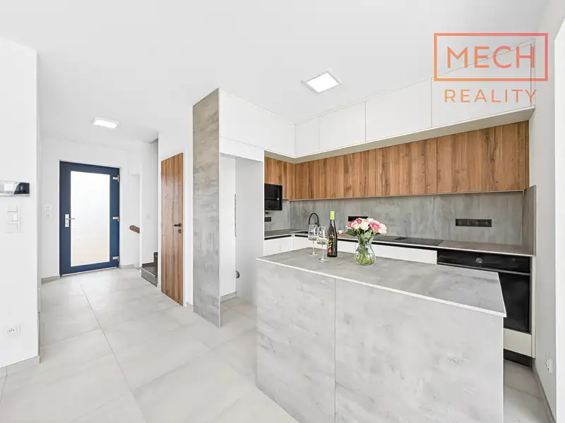 Prodej rodinného domu 100 m², pozemek 564 m², Znojmo – náhled fotky 1