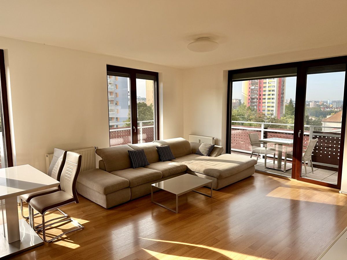 Pronájem bytu 3+kk 72 m² – fotografie 2