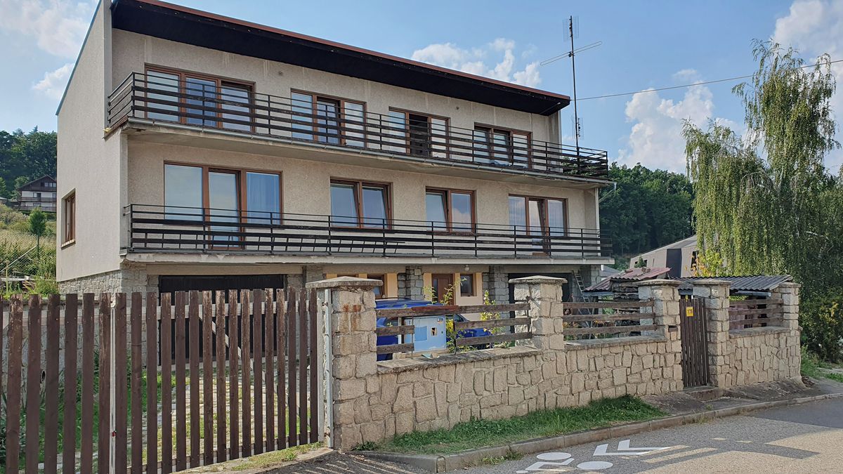 Prodej rodinného domu 300 m², pozemek 964 m²