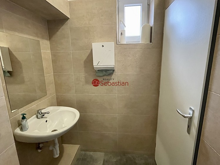 Комерційне приміщення в оренду, 26 м² (3 з 6)
