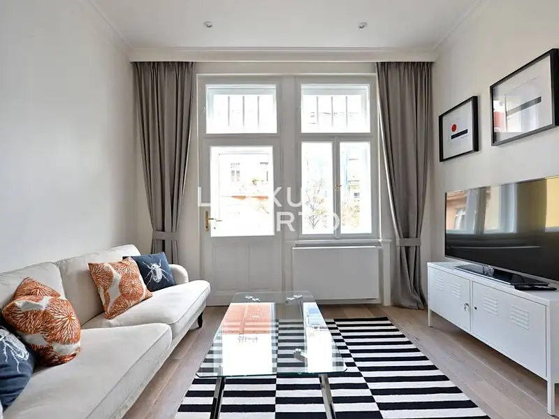 Pronájem bytu 2+kk 56 m², Praha – náhled fotky 3