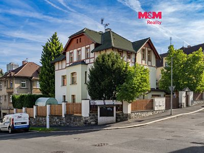 Prodej rodinného domu 287 m², pozemek 700 m²