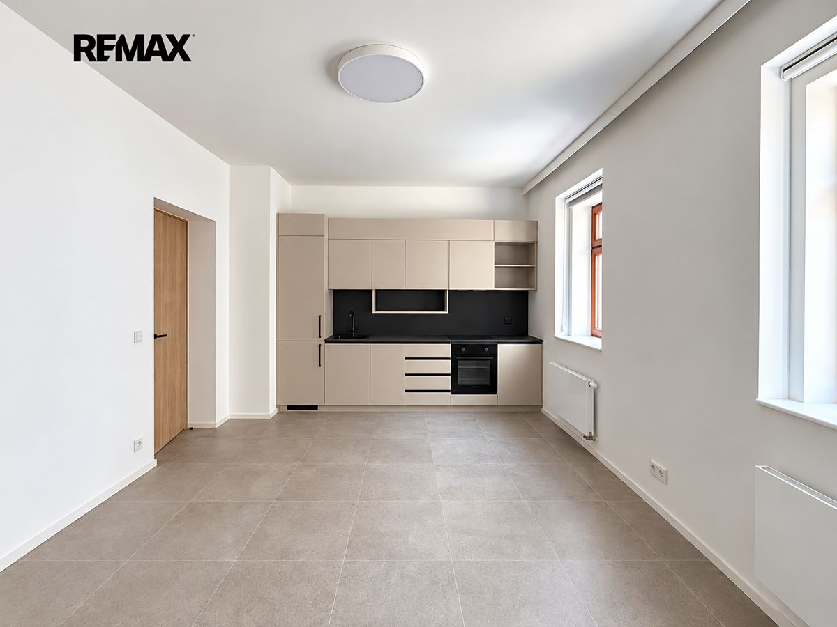 Pronájem bytu 2+kk 41 m², Praha – fotka 1 z 3