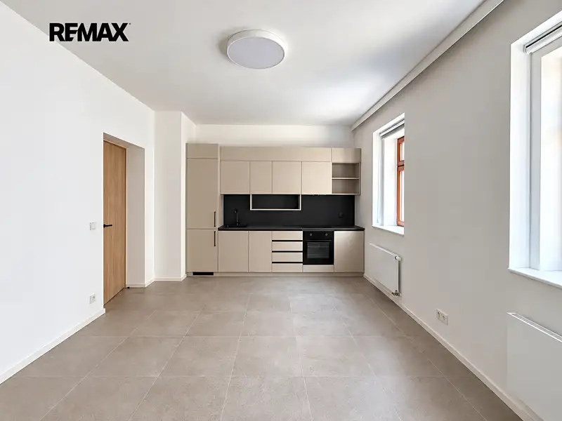 Pronájem bytu 2+kk 41 m², Praha – náhled fotky 1