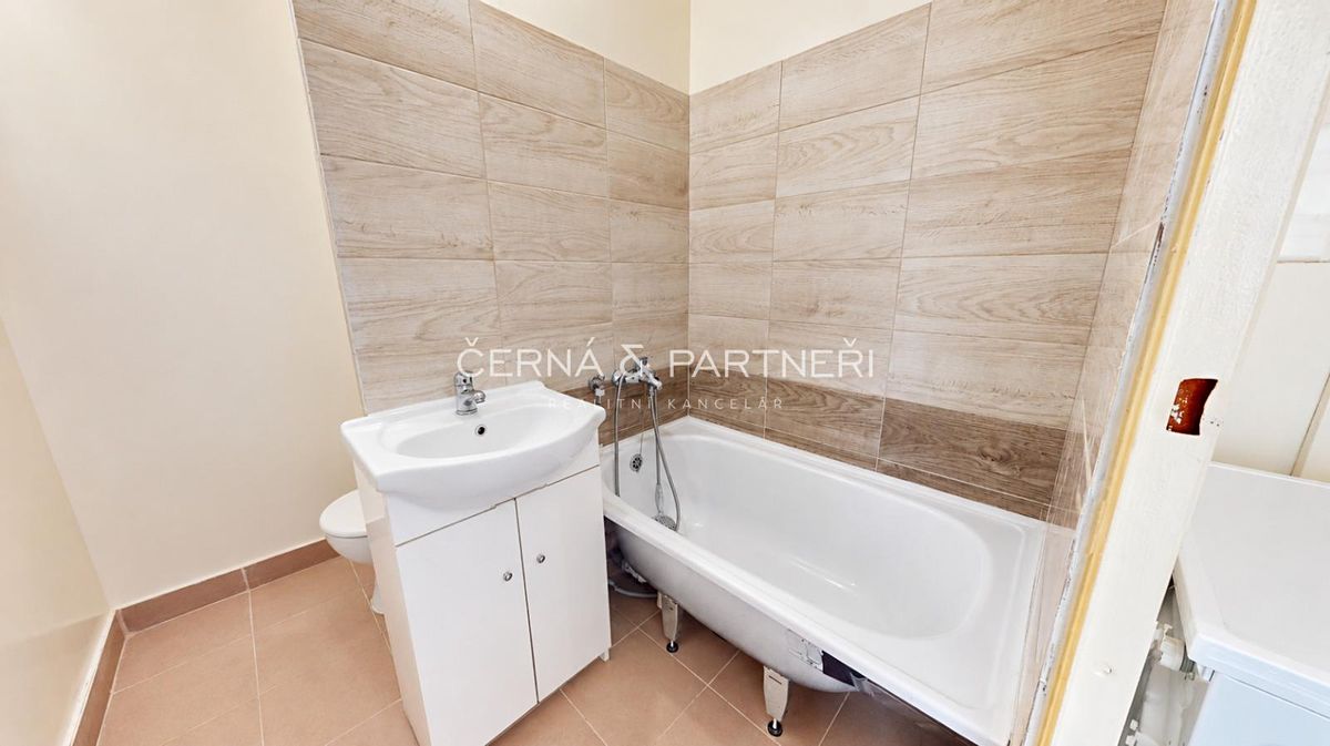 Pronájem bytu 2+kk 40 m² – fotografie 4