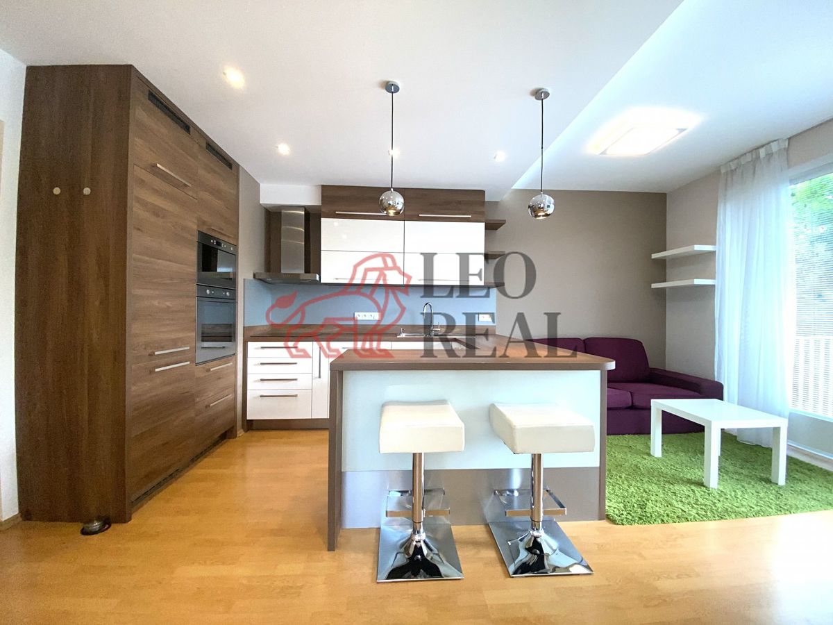 Pronájem bytu 3+kk 66 m²