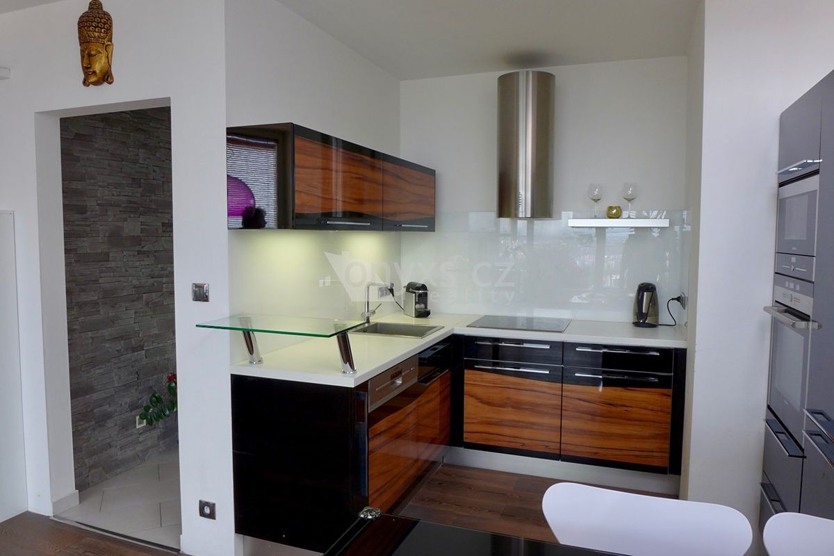 Pronájem bytu 2+kk 69 m² – fotografie 2