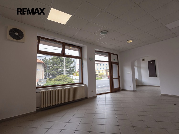 Комерційне приміщення на продаж, 420 м² (10 з 25)
