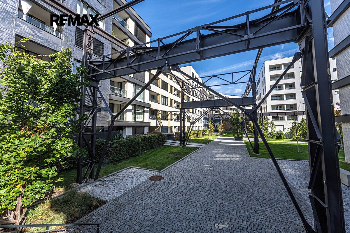 Pronájem bytu 2+kk 60 m² – fotografie 3