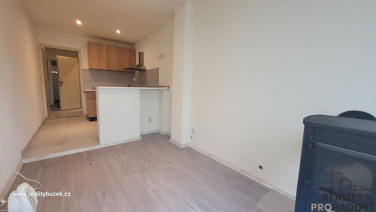 Pronájem bytu 1+kk 20 m² – fotografie 2