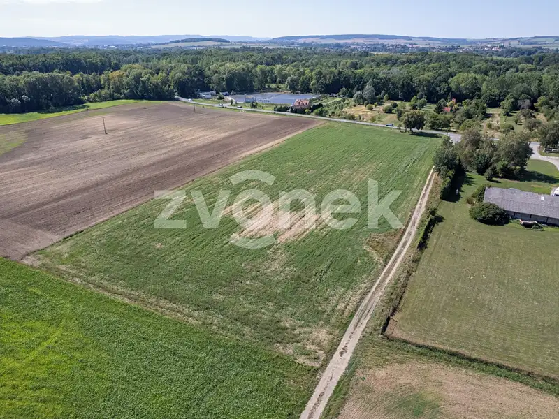 Prodej komerčního pozemku 12000 m², Chropyně – náhled fotky 1