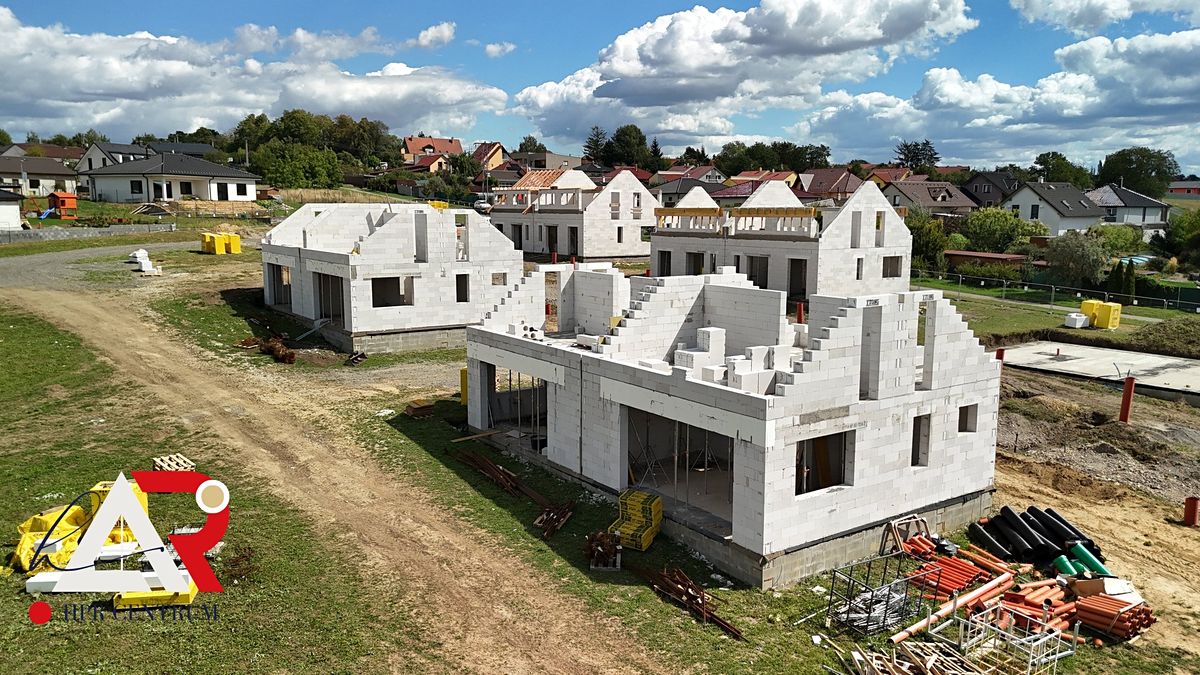 Prodej rodinného domu 126 m², pozemek 303 m² – fotografie 3