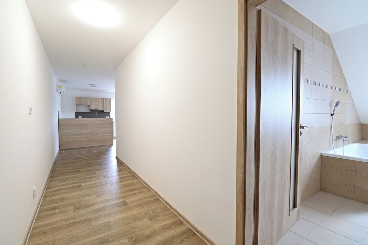 Pronájem bytu 2+kk 64 m², Horšovský Týn – fotka 1 z 3