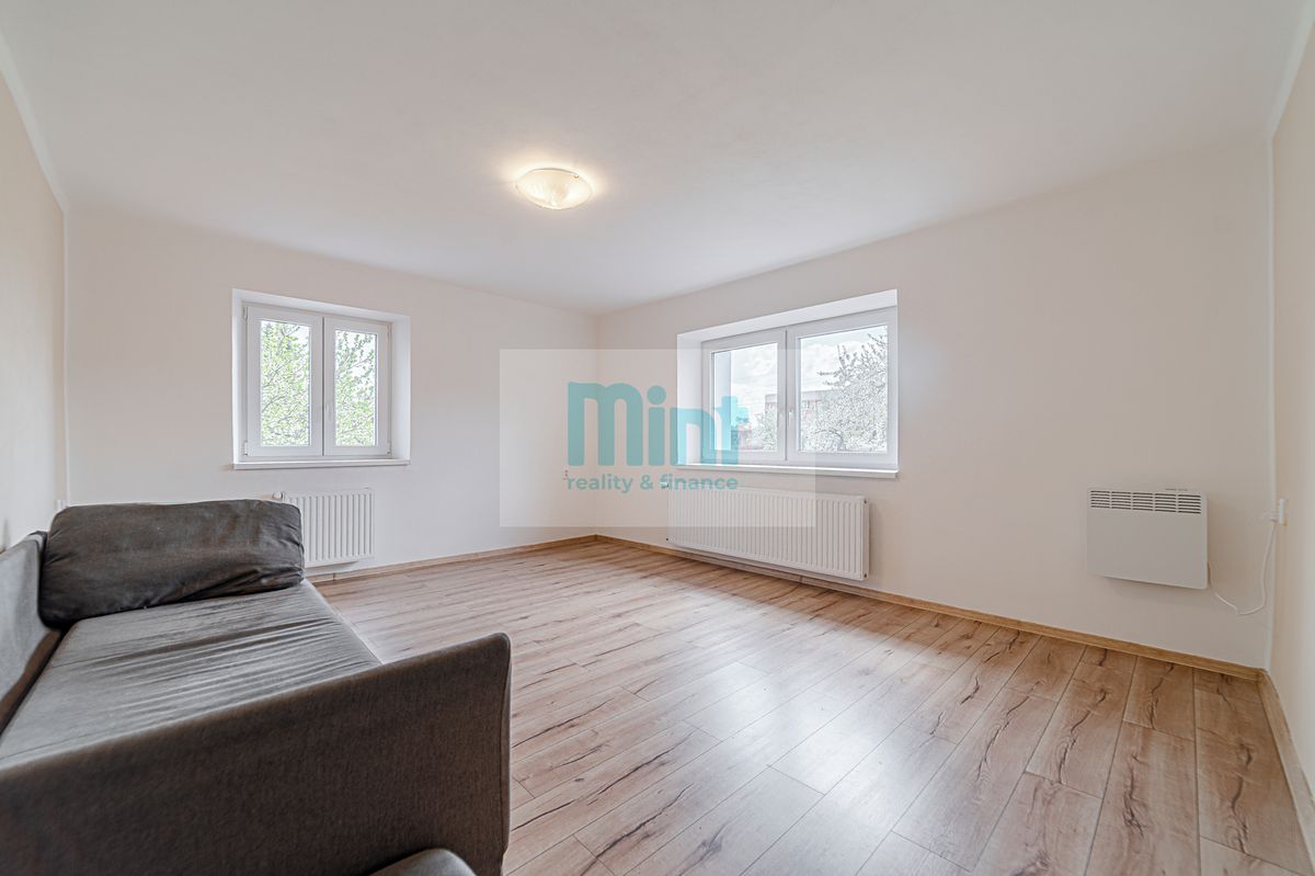 Prodej rodinného domu 250 m², pozemek 661 m² – fotografie 4
