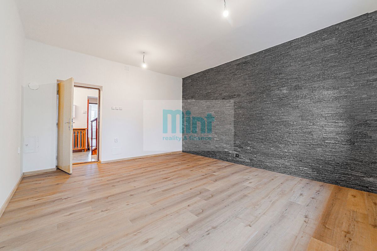 Prodej kanceláře 250 m² – fotografie 3
