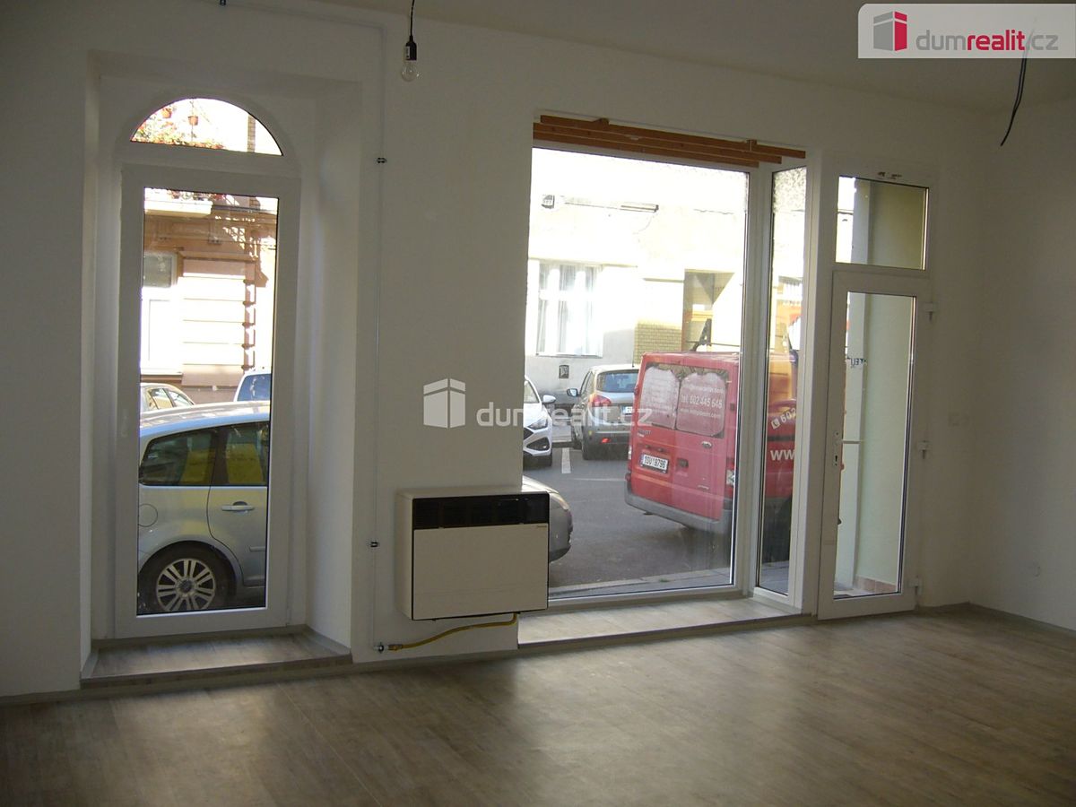 Pronájem obchodního prostoru 62 m² – fotografie 2