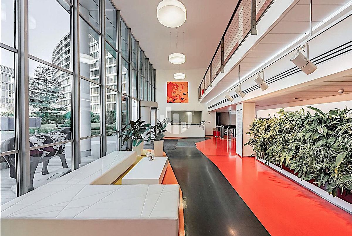 Pronájem kanceláře 635 m² – fotografie 3