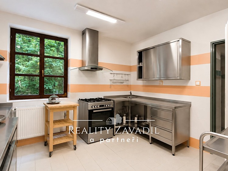 Prodej komerčního prostoru, 322 m² (25 z 36)