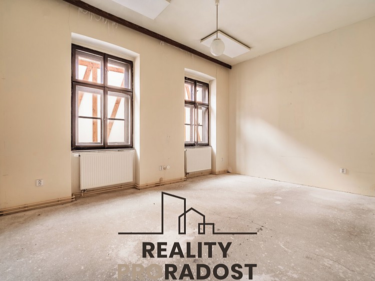 Prodej komerčního prostoru, 1 200 m² (34 z 42)