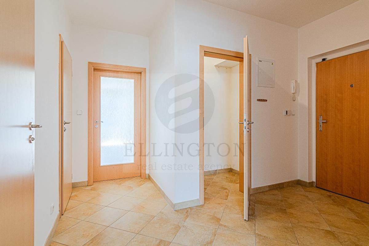 Pronájem bytu 2+kk 54 m² – fotografie 4