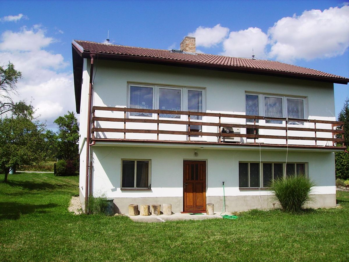 Pronájem rodinného domu 90 m², pozemek 1724 m²