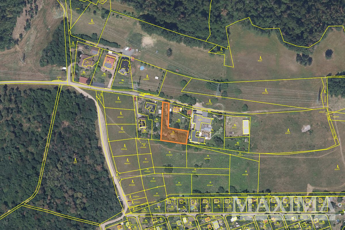 Prodej stavebního pozemku 890 m² – fotografie 4