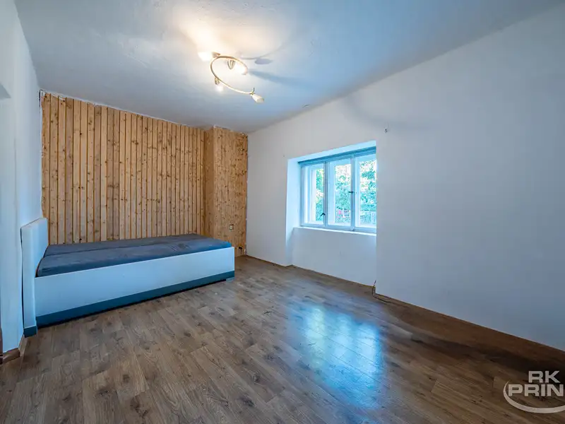 Prodej rodinného domu 400 m², pozemek 1673 m², Kolešov – náhled fotky 2