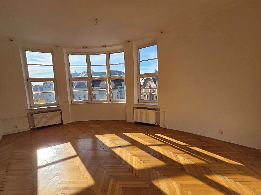 Pronájem bytu 4+1 136 m² – fotografie 2