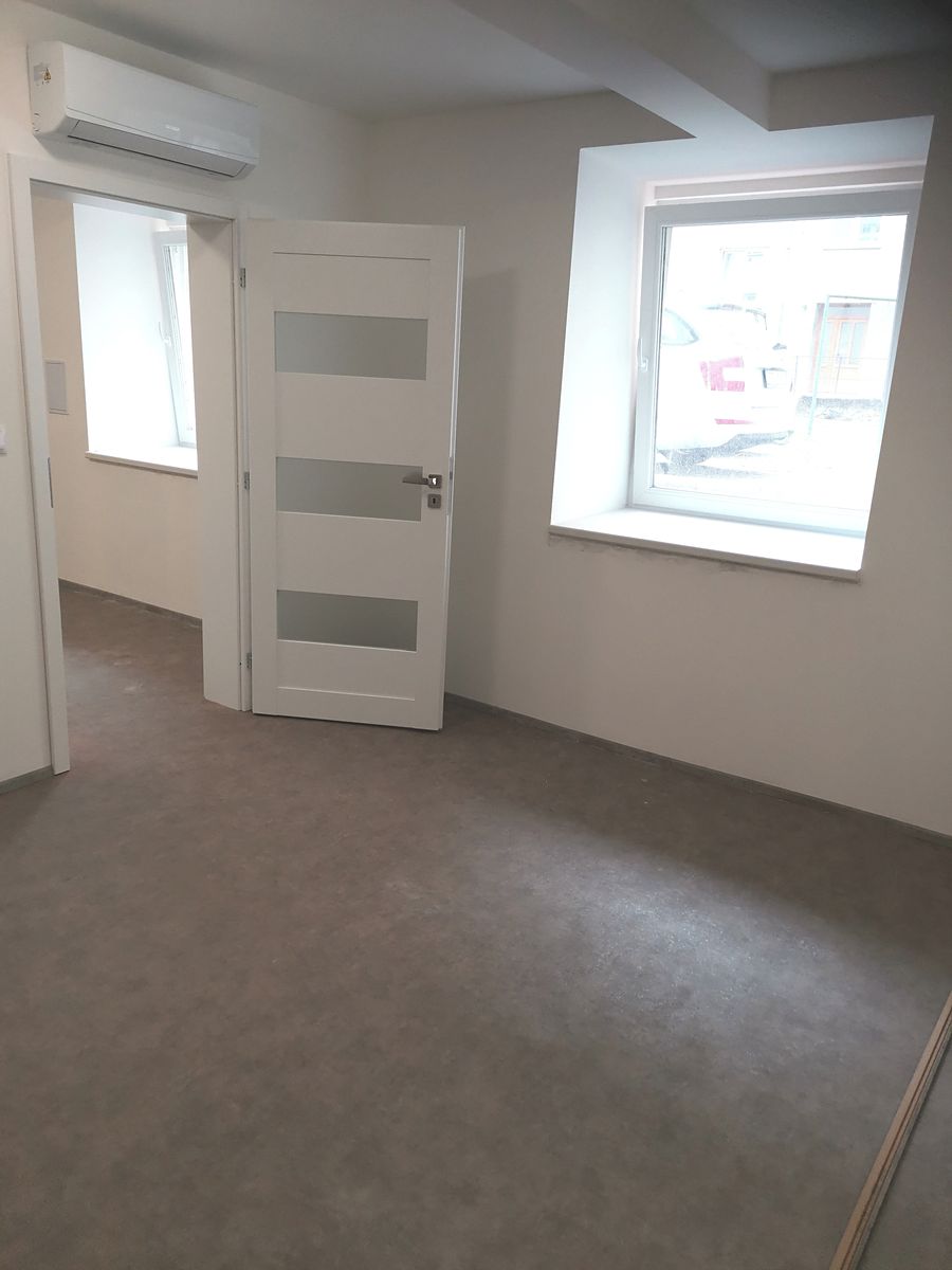 Pronájem bytu 2+kk 30 m² – fotografie 3