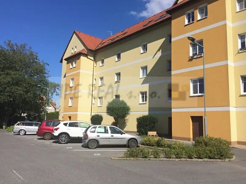 Pronájem bytu 2+kk, 48 m², Kladno