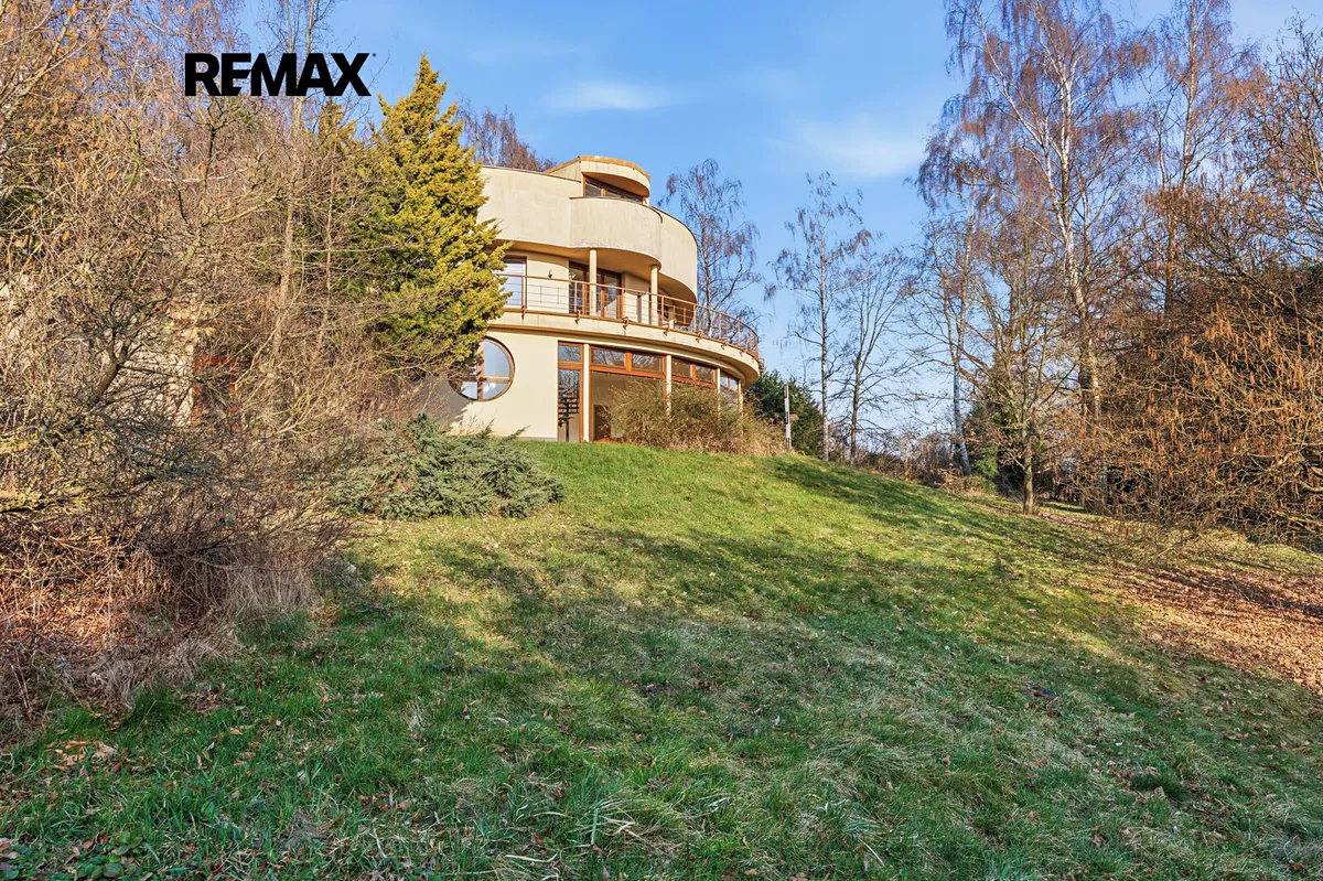 Prodej rodinného domu 311 m², pozemek 4029 m²