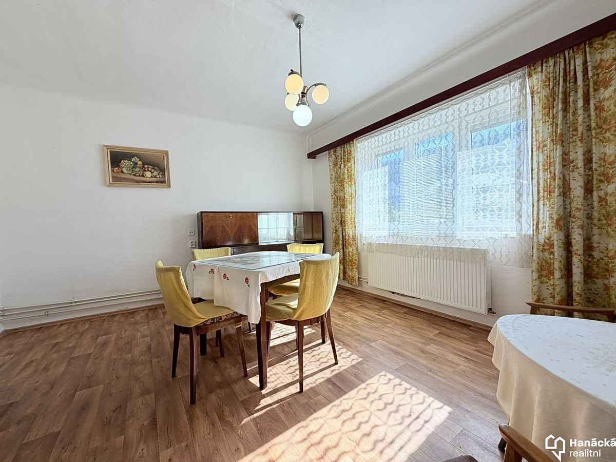 Prodej rodinného domu 125 m², pozemek 1223 m² – fotografie 4