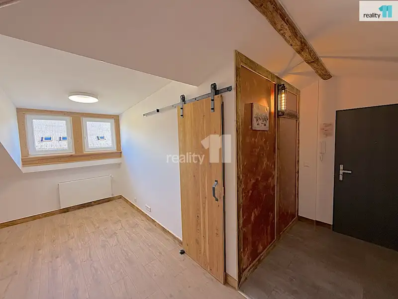 Prodej bytu 2+kk 81 m², Karlovy Vary – náhled fotky 2