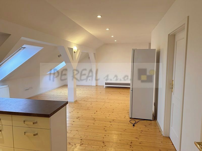 Pronájem bytu 2+kk 80 m² – fotografie 4