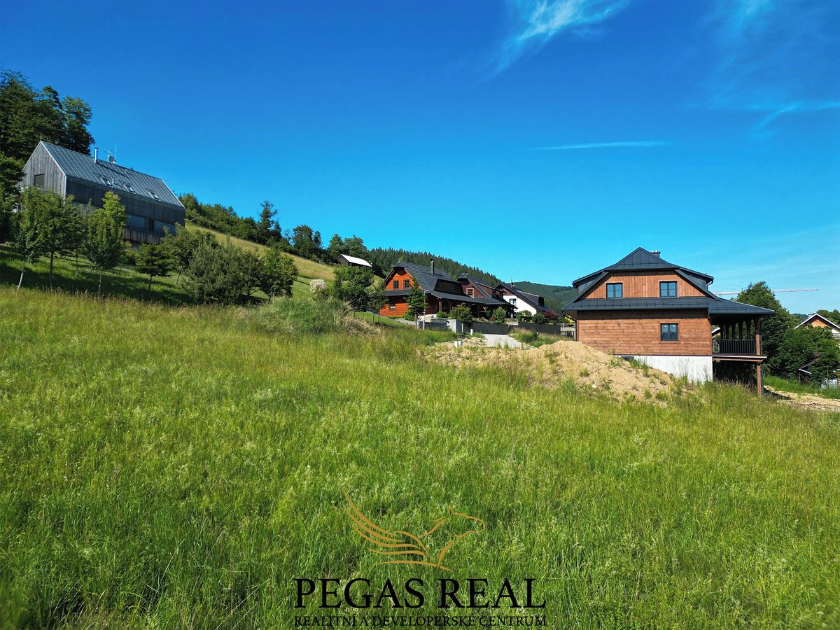 Prodej stavebního pozemku 1951 m² – fotografie 3