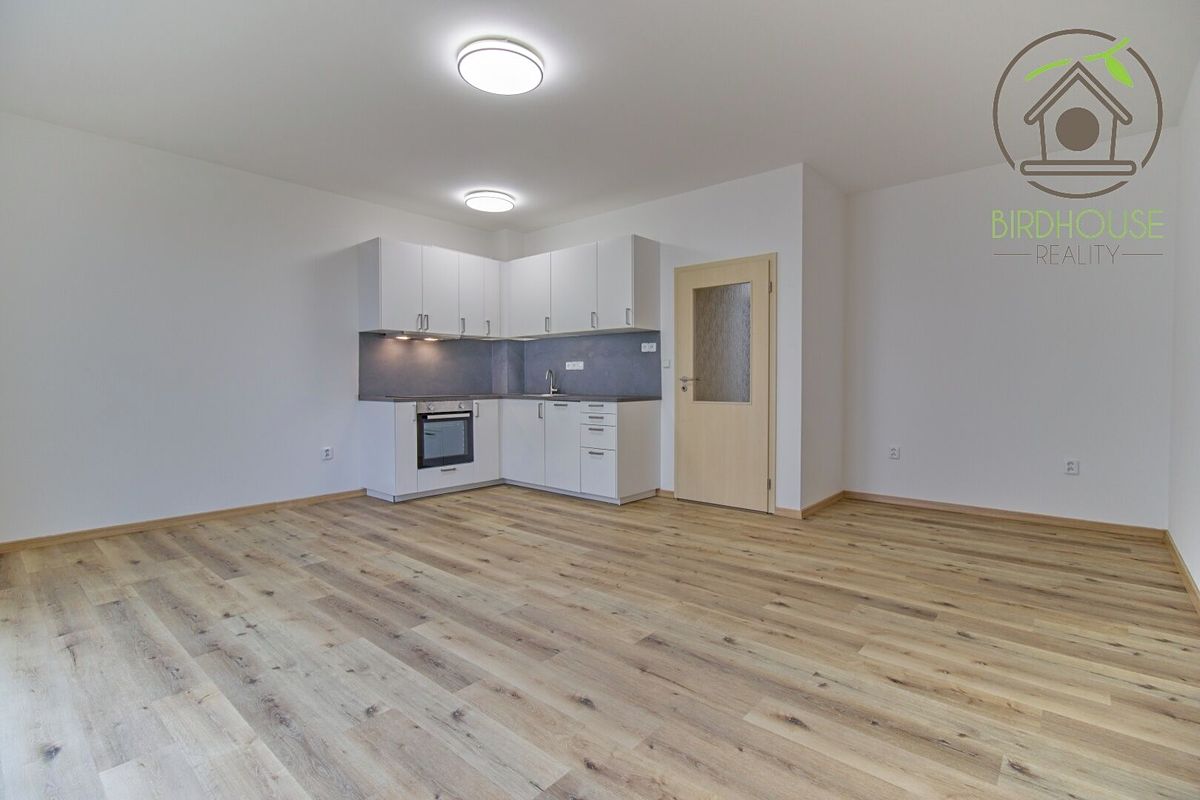 Pronájem bytu 2+kk 69 m² – fotografie 2