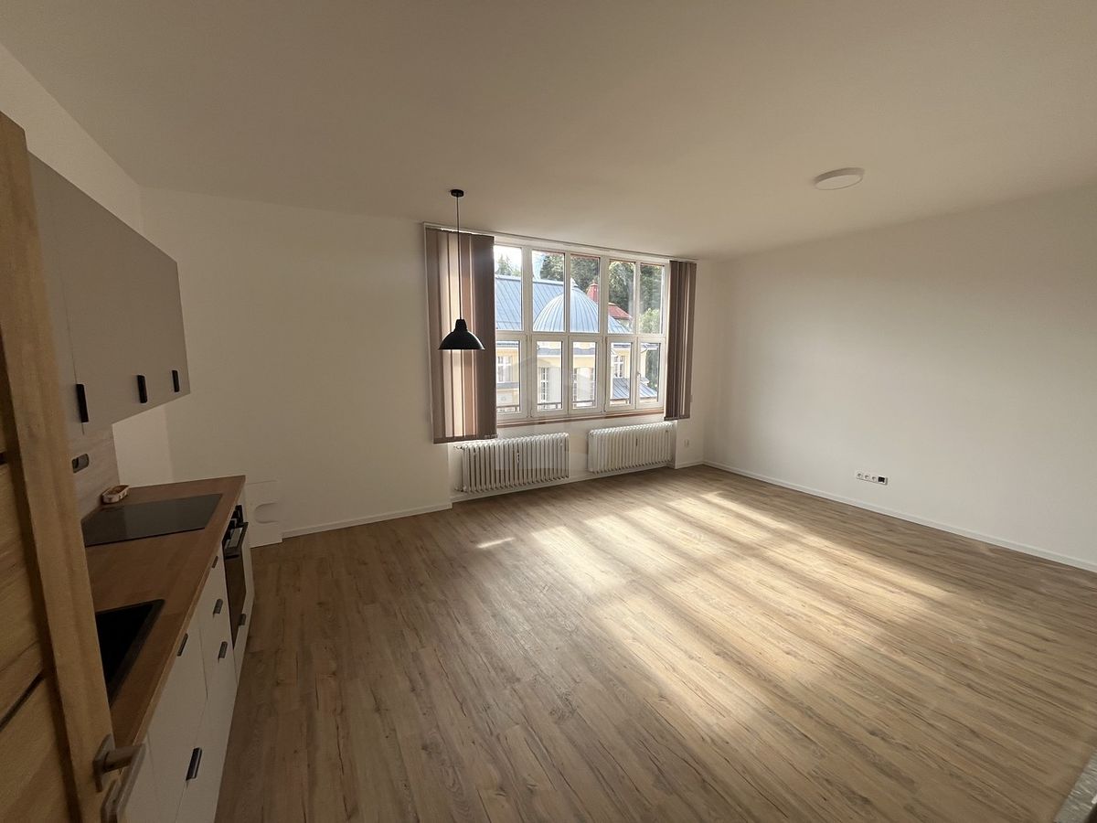 Pronájem bytu 3+kk 85 m² – fotografie 2