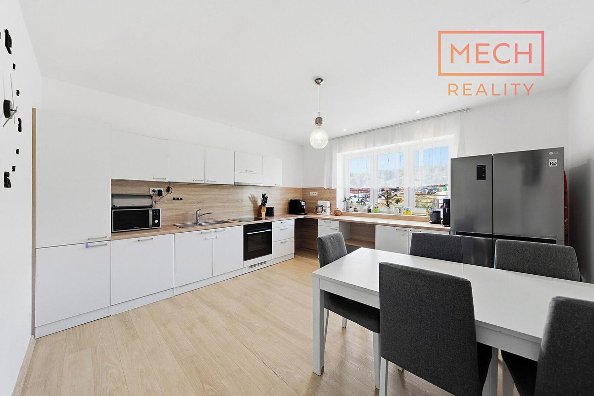 Prodej rodinného domu 130 m², pozemek 1168 m² – fotografie 2