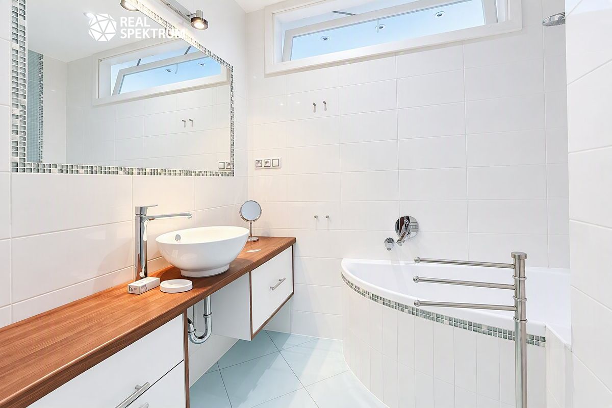 Pronájem bytu 2+1 56 m² – fotografie 3