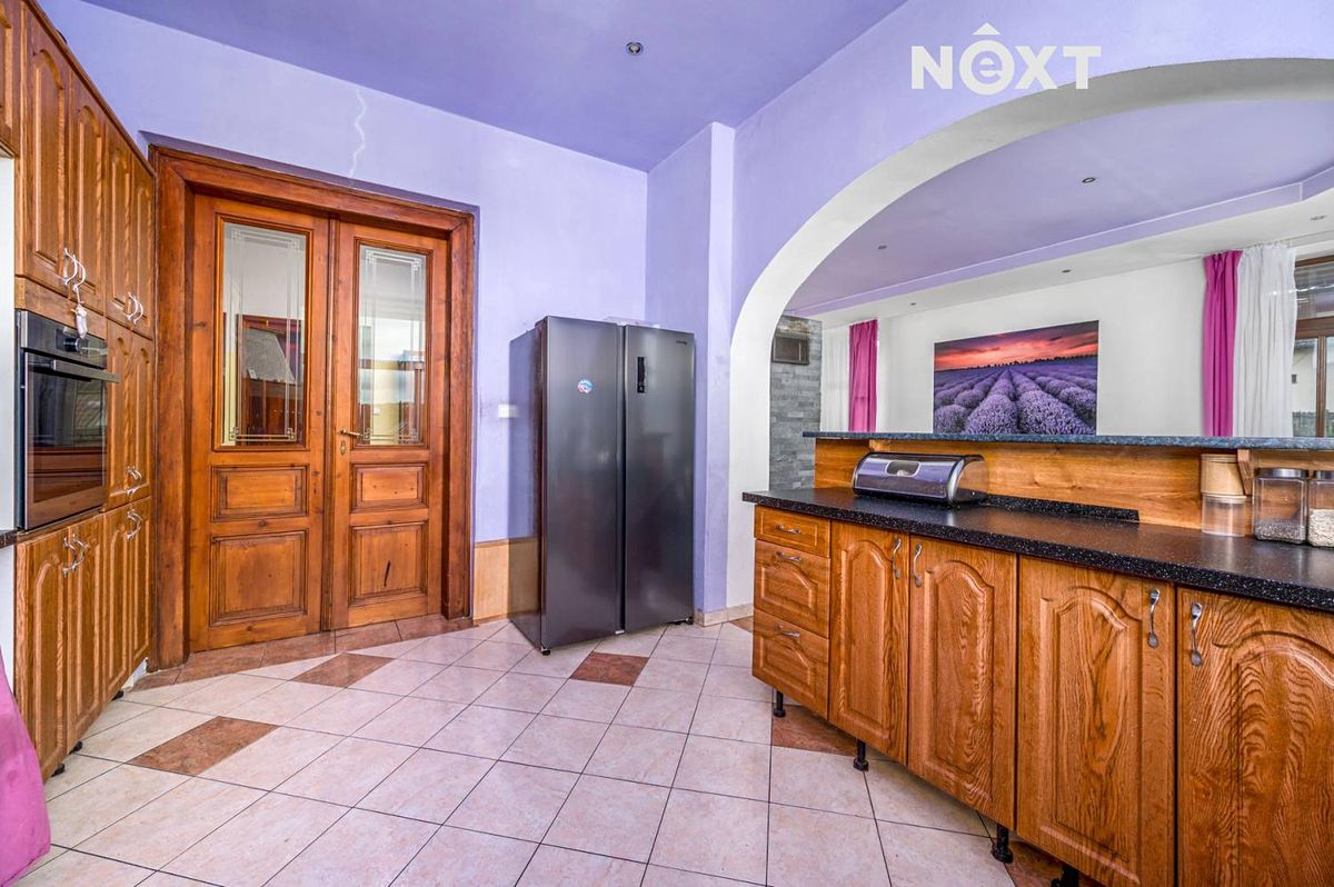 Prodej rodinného domu 325 m², pozemek 1719 m² – fotografie 5