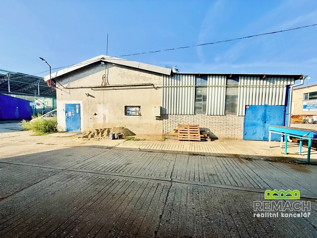Pronájem výrobní haly, prostoru 180 m²