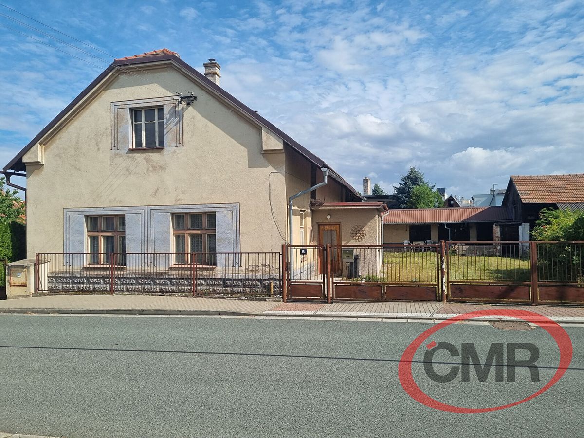 Prodej rodinného domu 180 m², pozemek 626 m² – fotografie 2