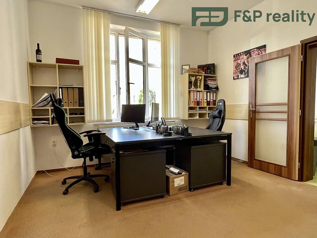 Pronájem kanceláře 121 m² – fotografie 3
