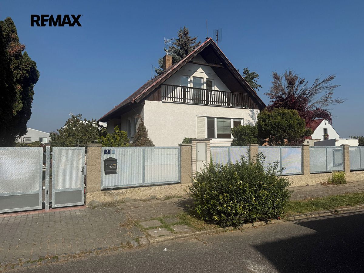 Pronájem rodinného domu 230 m², pozemek 649 m²