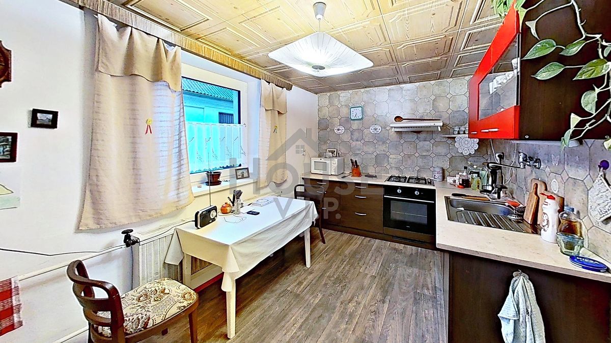 Prodej rodinného domu 160 m², pozemek 288 m² – fotografie 3
