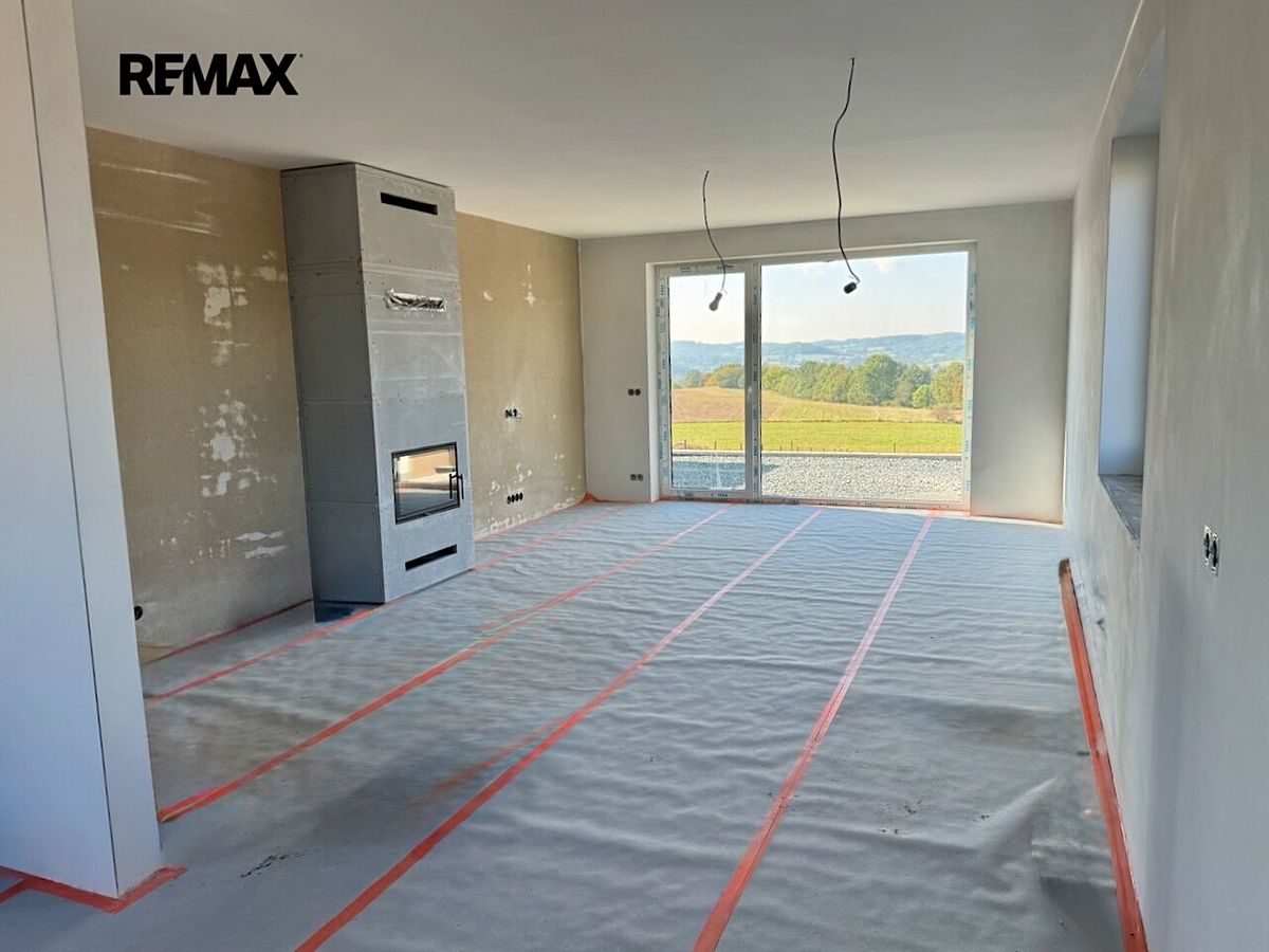 Prodej rodinného domu 139 m², pozemek 766 m² – fotografie 2