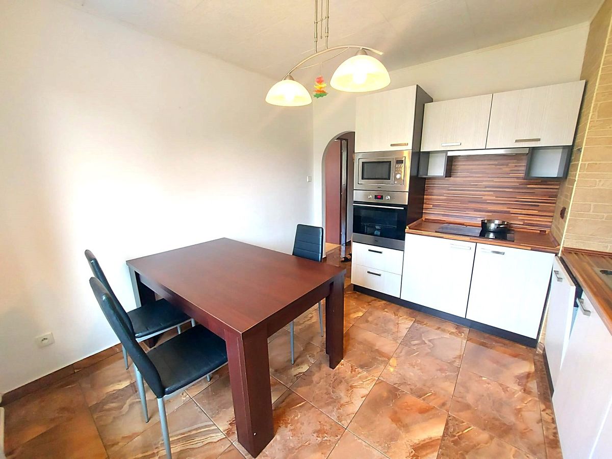 Pronájem bytu 2+1 66 m² – fotografie 2